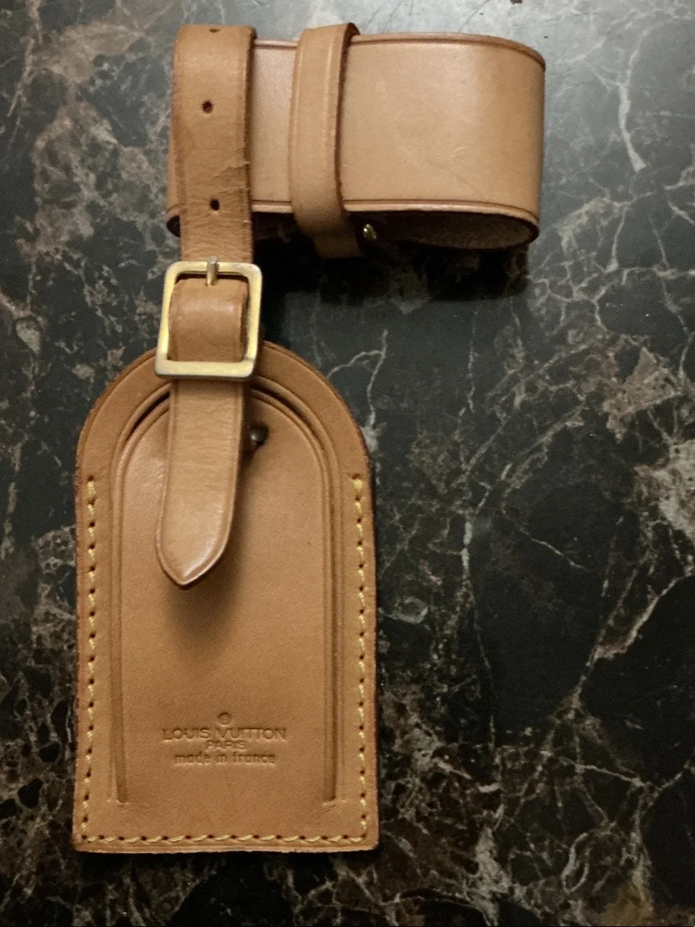 🏷️Authentic Louis Vuitton Tan Leather Luggage Tag with Gold-Tone Buckle